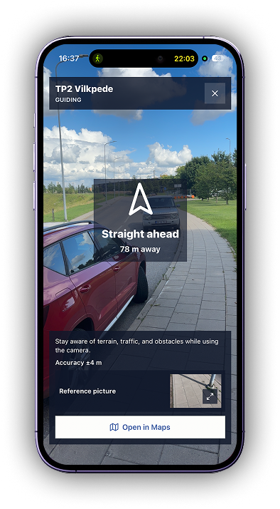 PLN mobile camera guide pointing the crew to a control point, with distance, accuracy and the reference picture